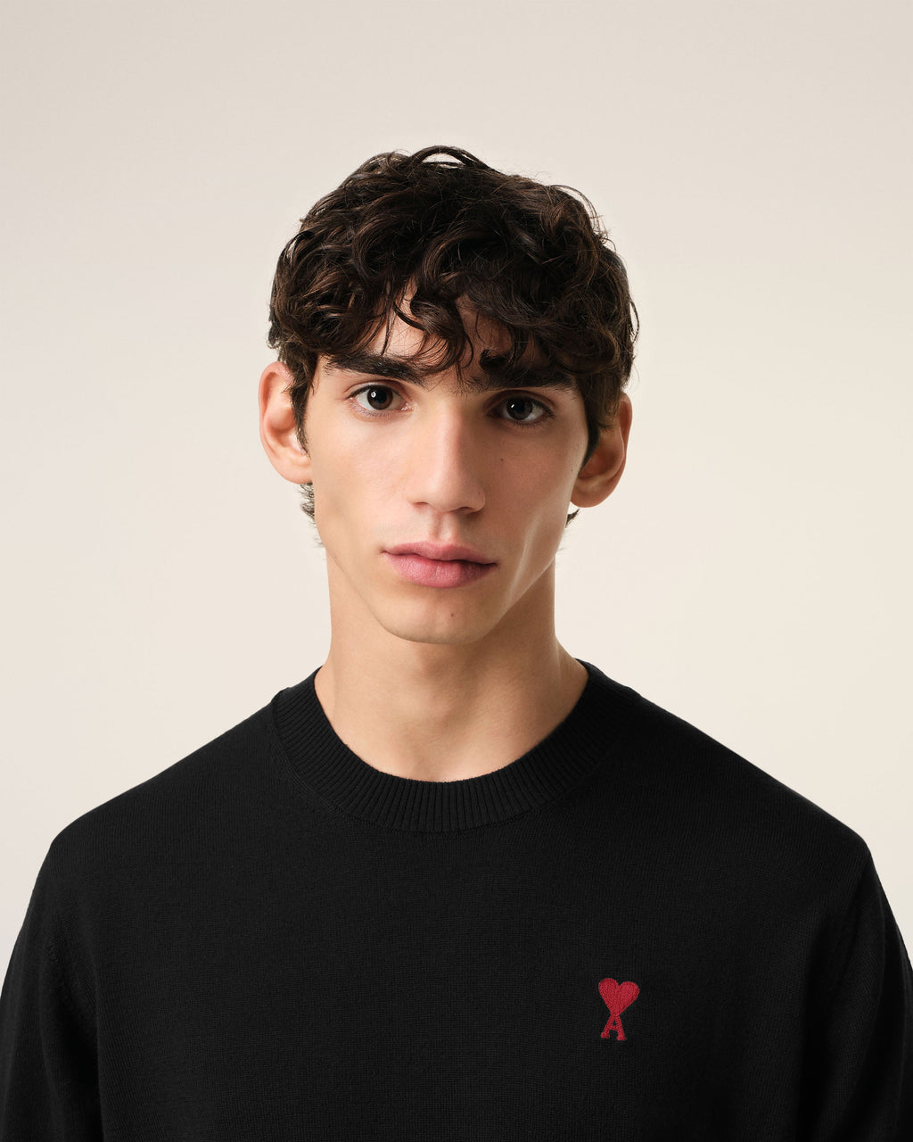 Pull Noir Col Rond Ami de Coeur En Laine