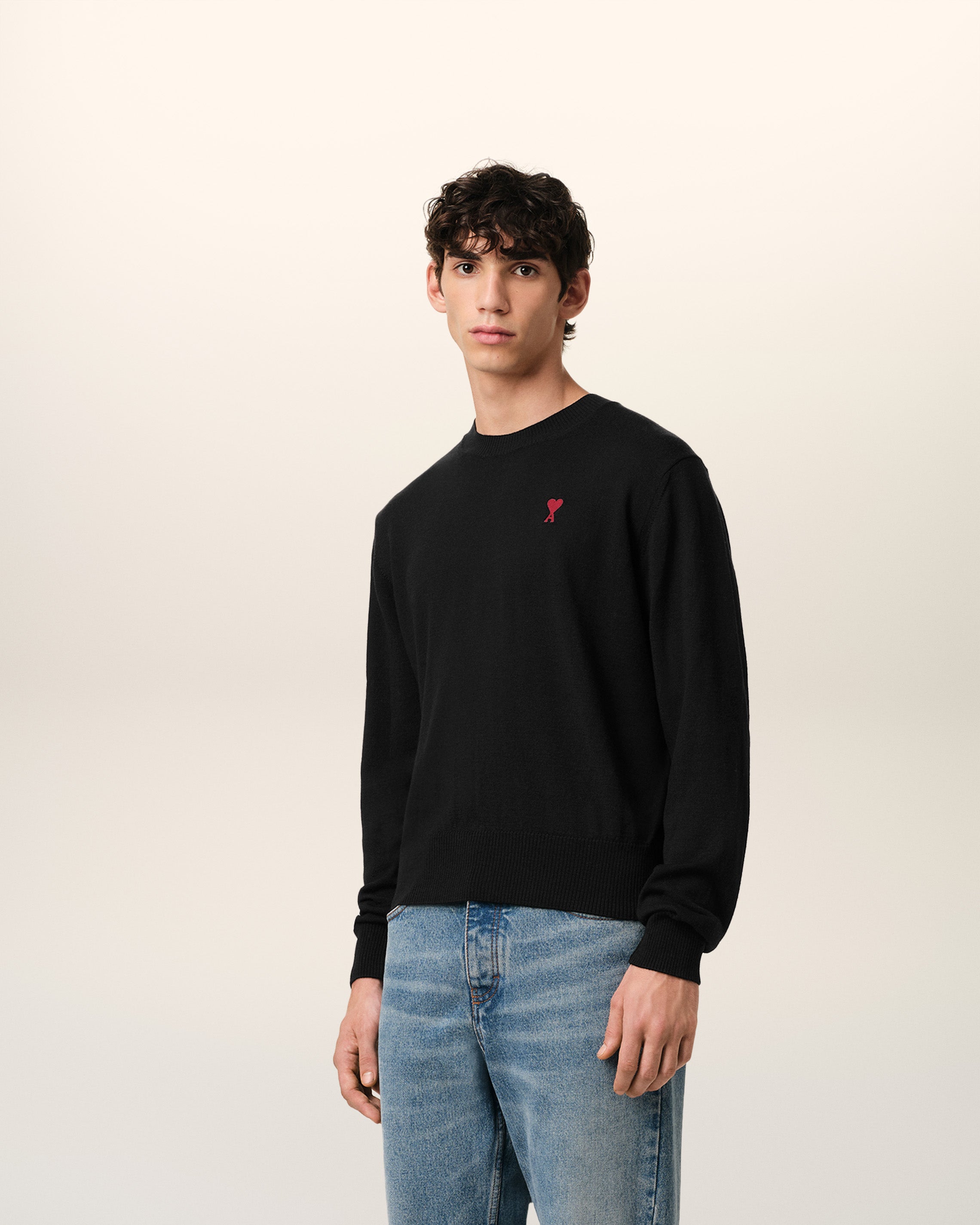 Pull Noir Col Rond Ami de Coeur En Laine