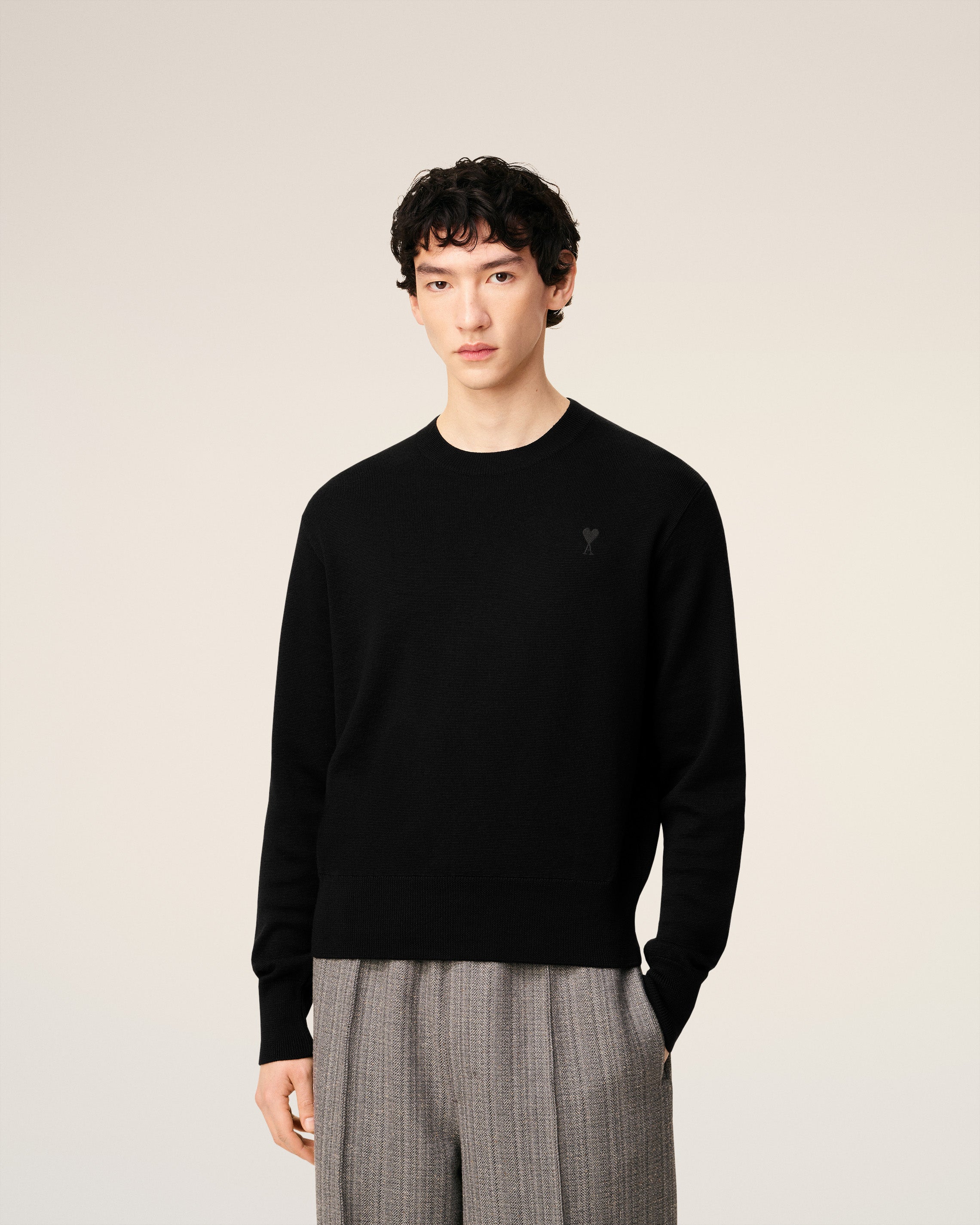 Pull Noir Col Rond Ami De Coeur En Laine