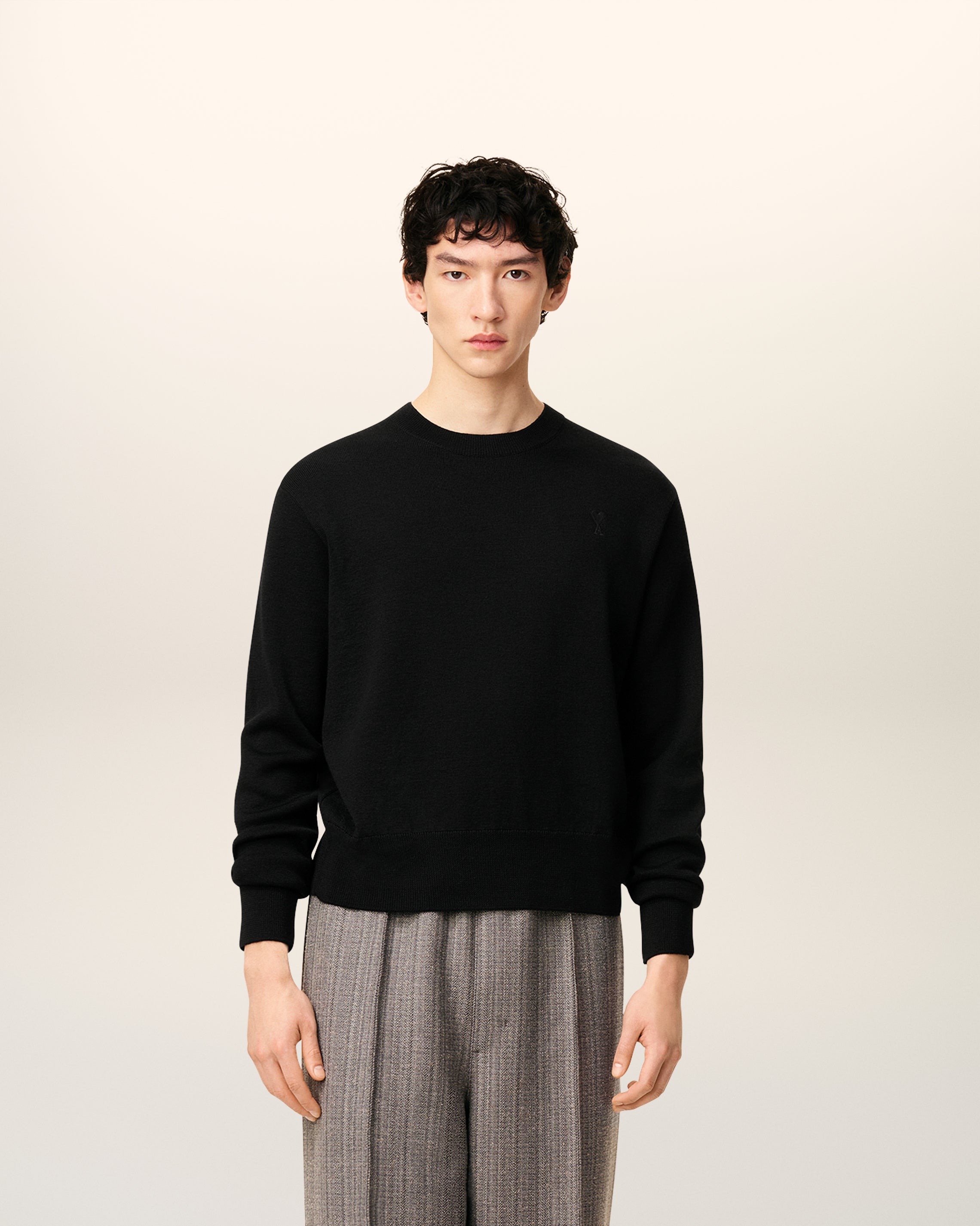 Pull Noir Col Rond Ami De Coeur En Laine