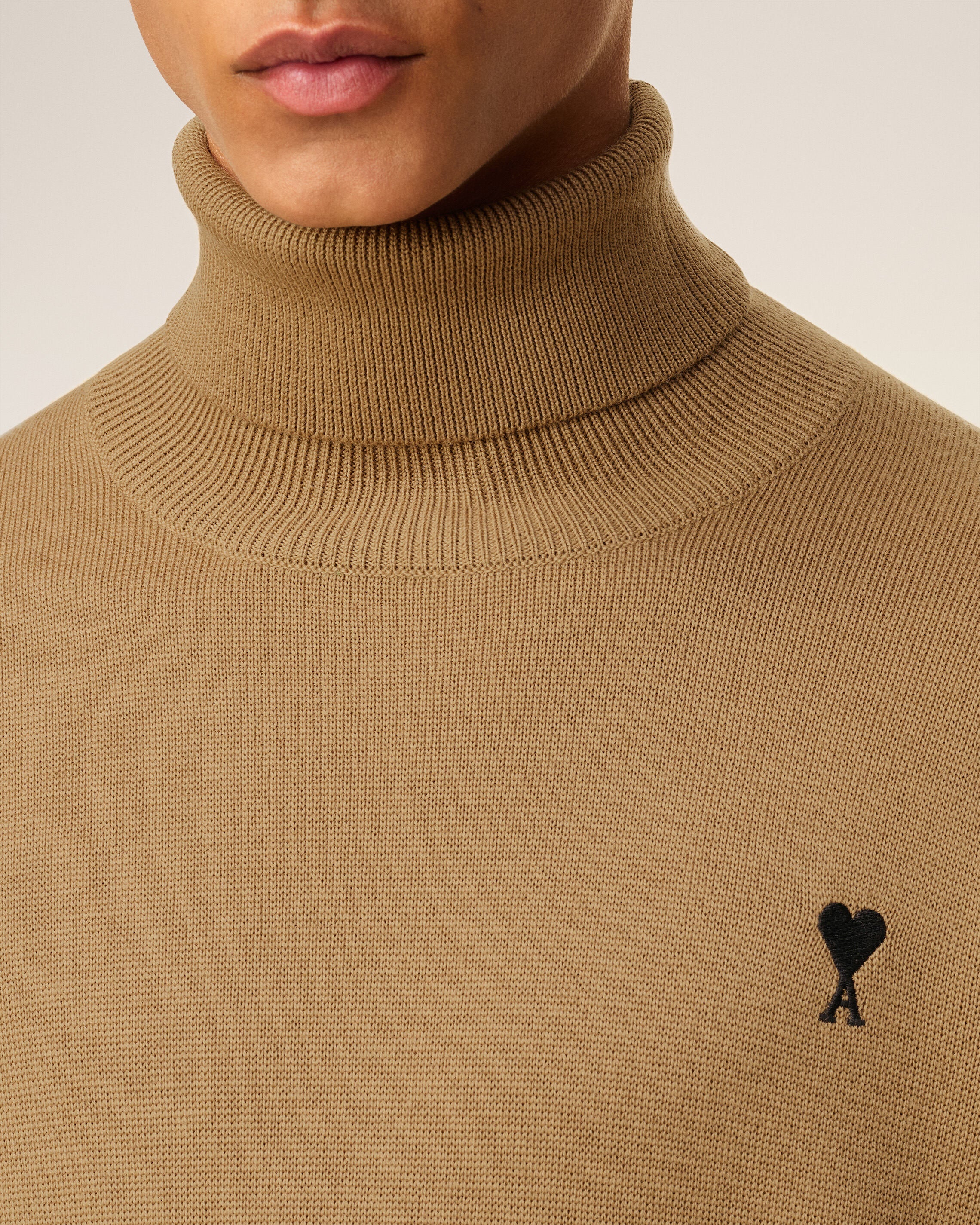 Pull Marron Col Roulé Ami De Coeur En Laine