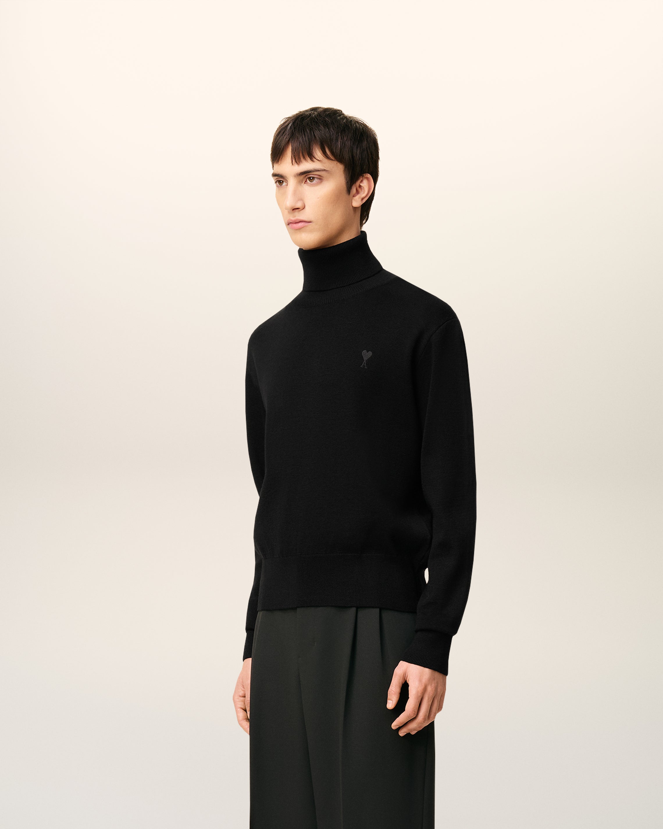 Pull Noir Col Roulé Ami De Coeur En Laine