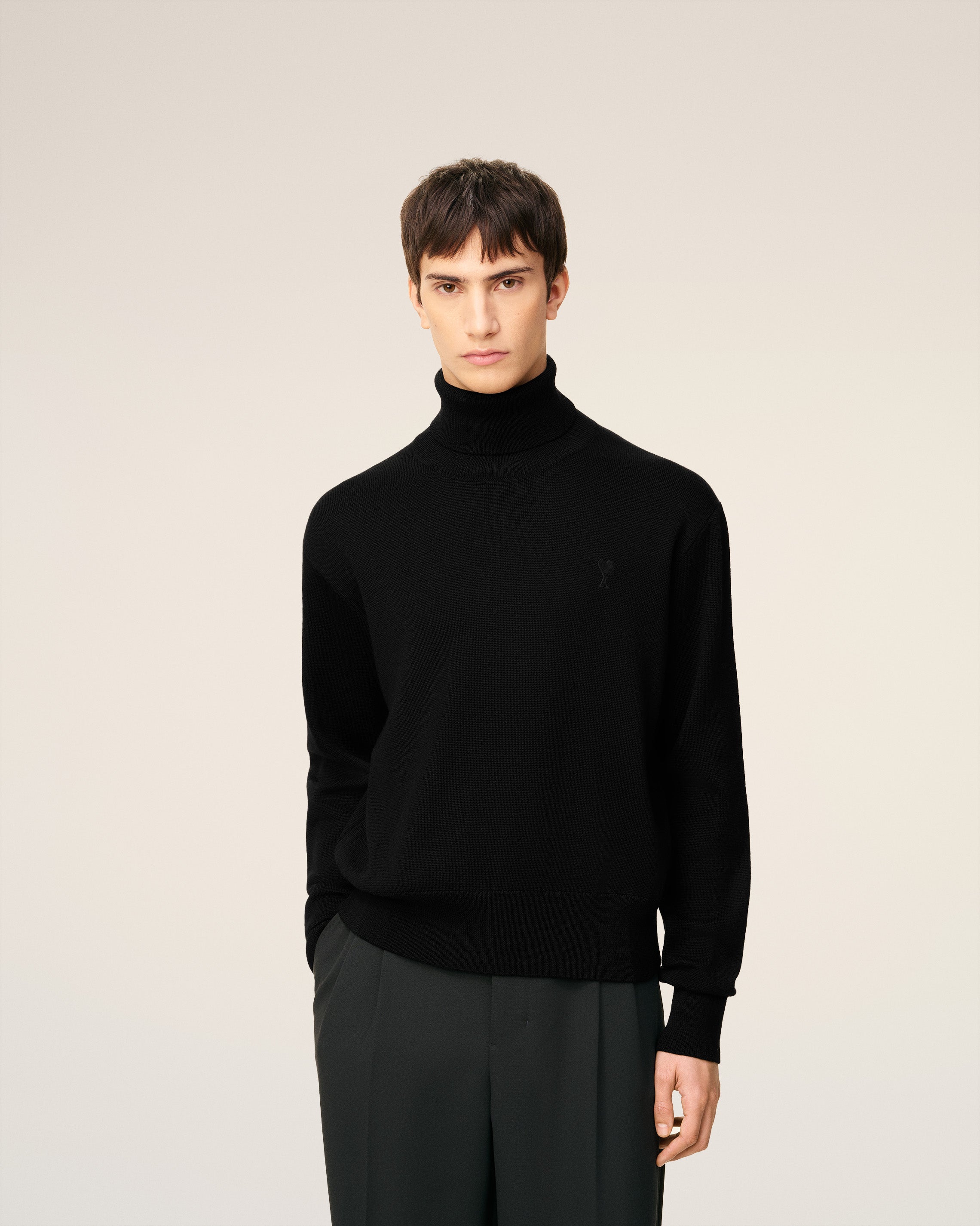 Pull Noir Col Roulé Ami De Coeur En Laine