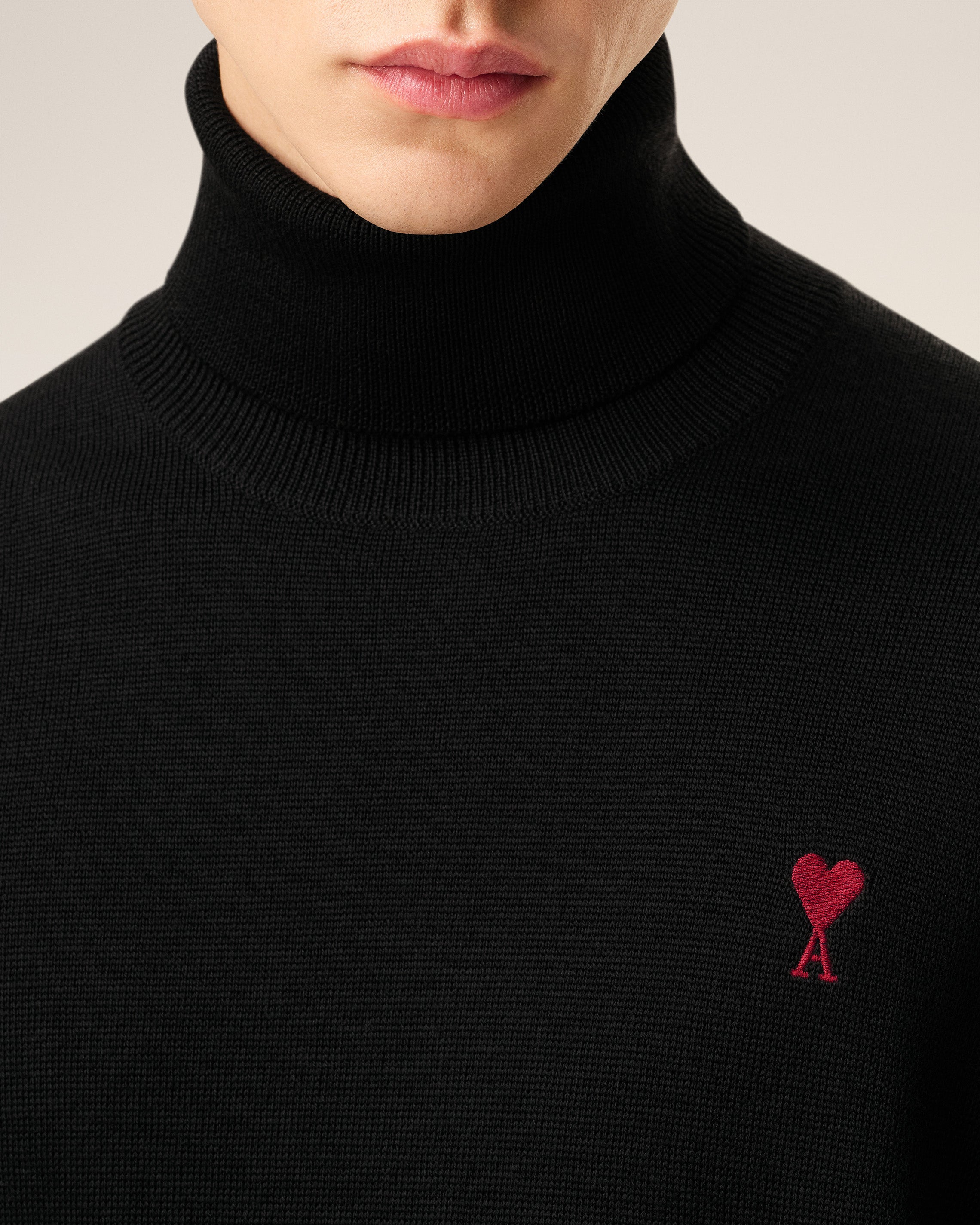 Pull Noir Col Roulé  Ami De Coeur En Laine