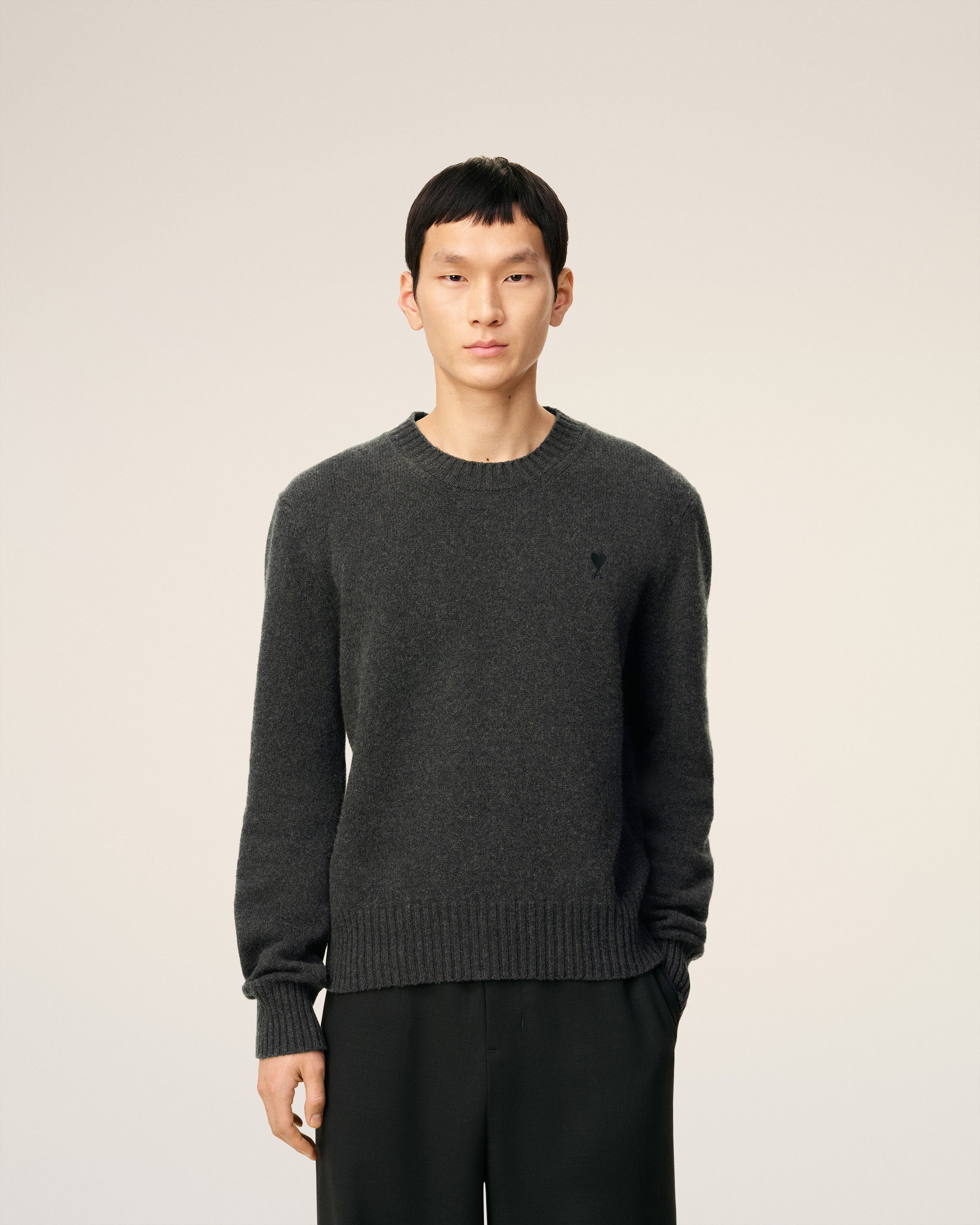 Pull Noir Col Rond Ami De Coeur En Cachemire