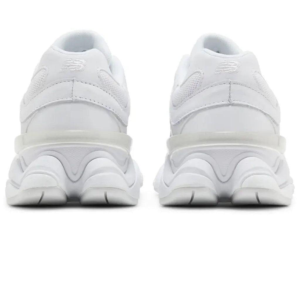 9060 'Triple White'