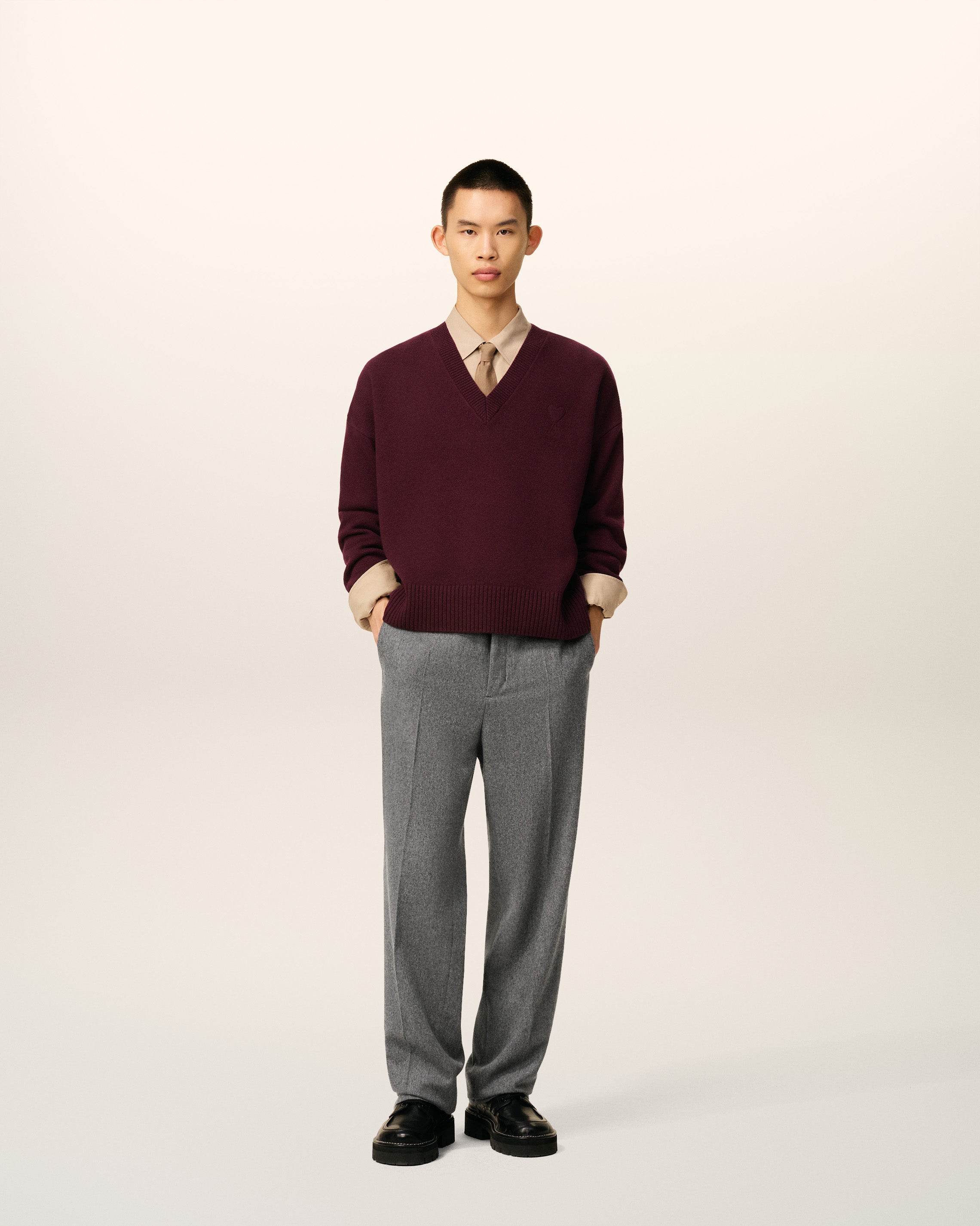 Pull Bordeaux Col V Ami De Coeur En Laine