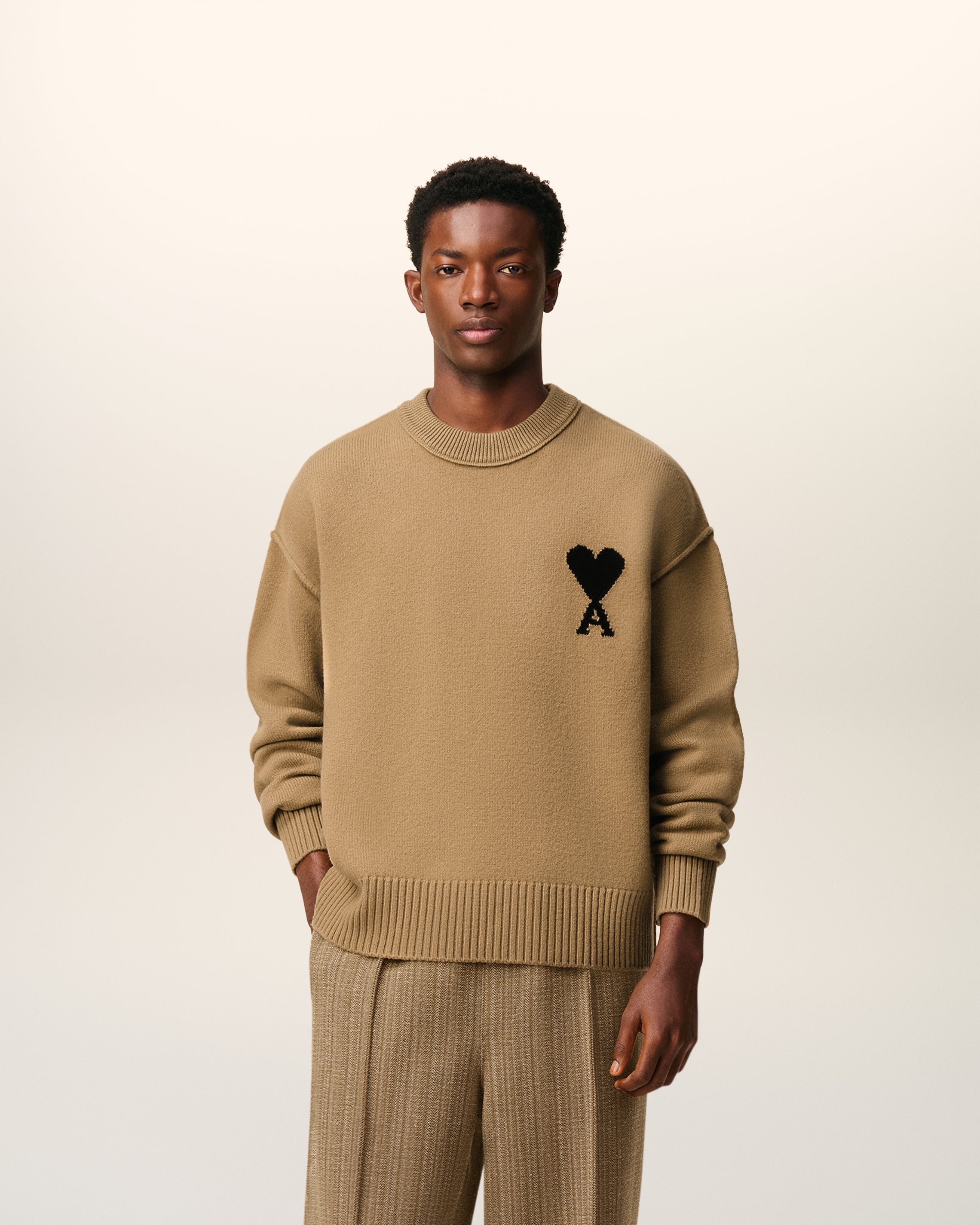 Pull Marron Col Rond Ami De Coeur En Laine