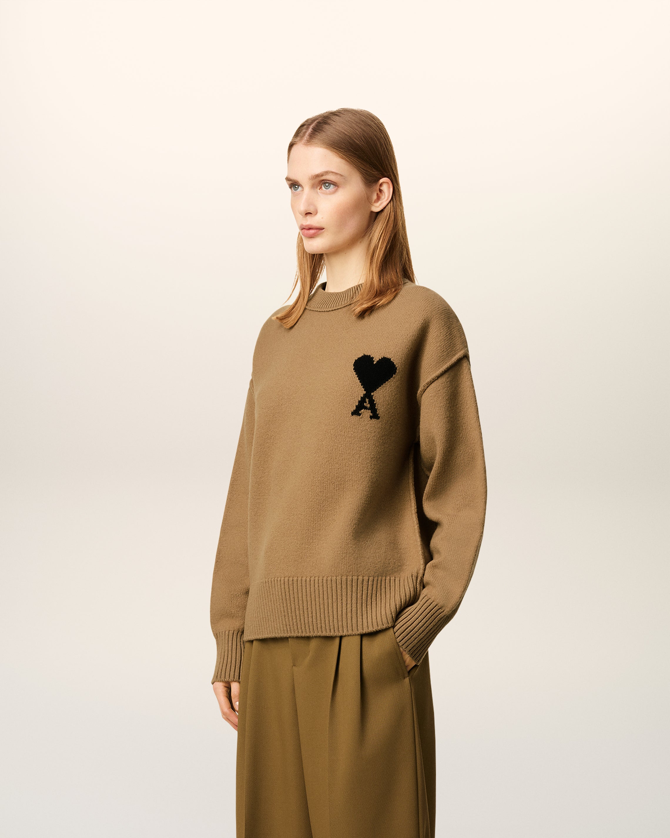 Pull Marron Col Rond Ami De Coeur En Laine