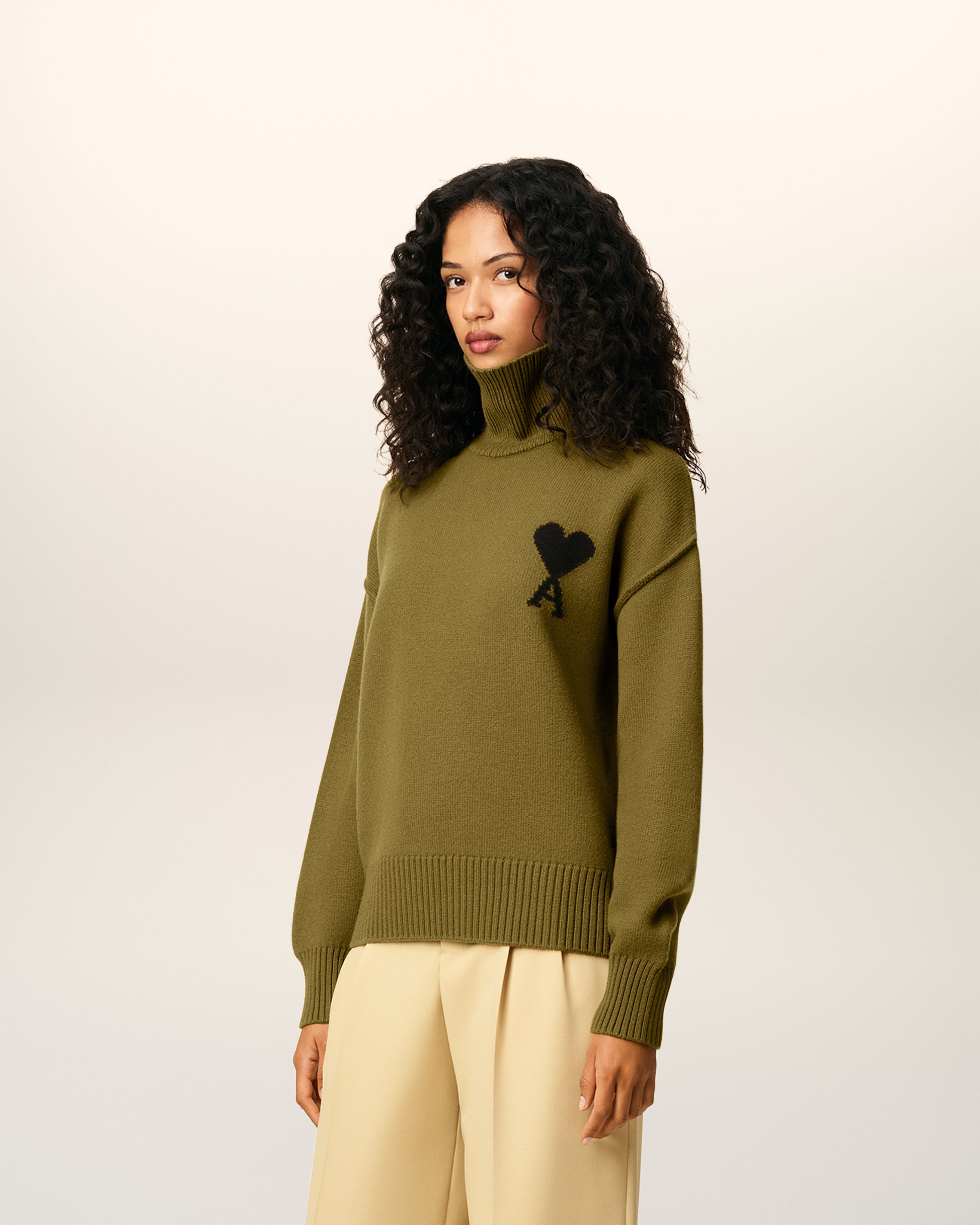 Pull Kaki Col Cheminée Ami De Coeur En Laine
