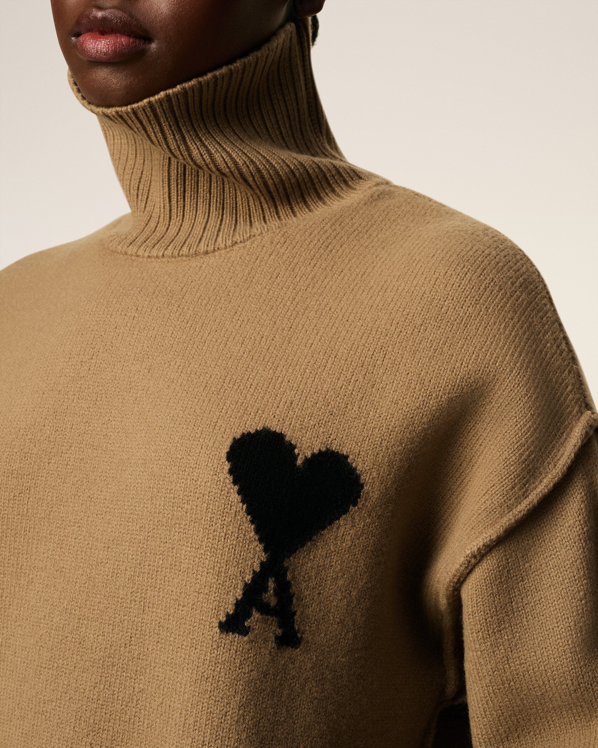 Pull Marron Col Cheminée Ami De Coeur En Laine