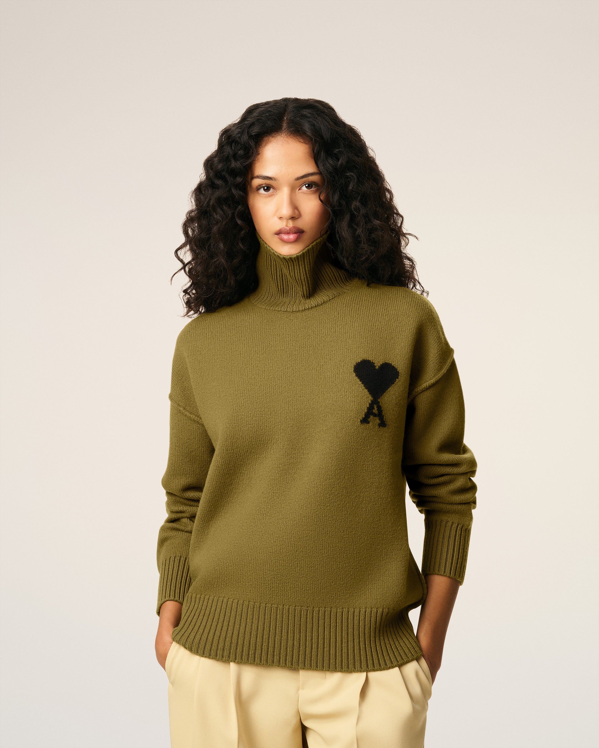 Pull Kaki Col Cheminée Ami De Coeur En Laine