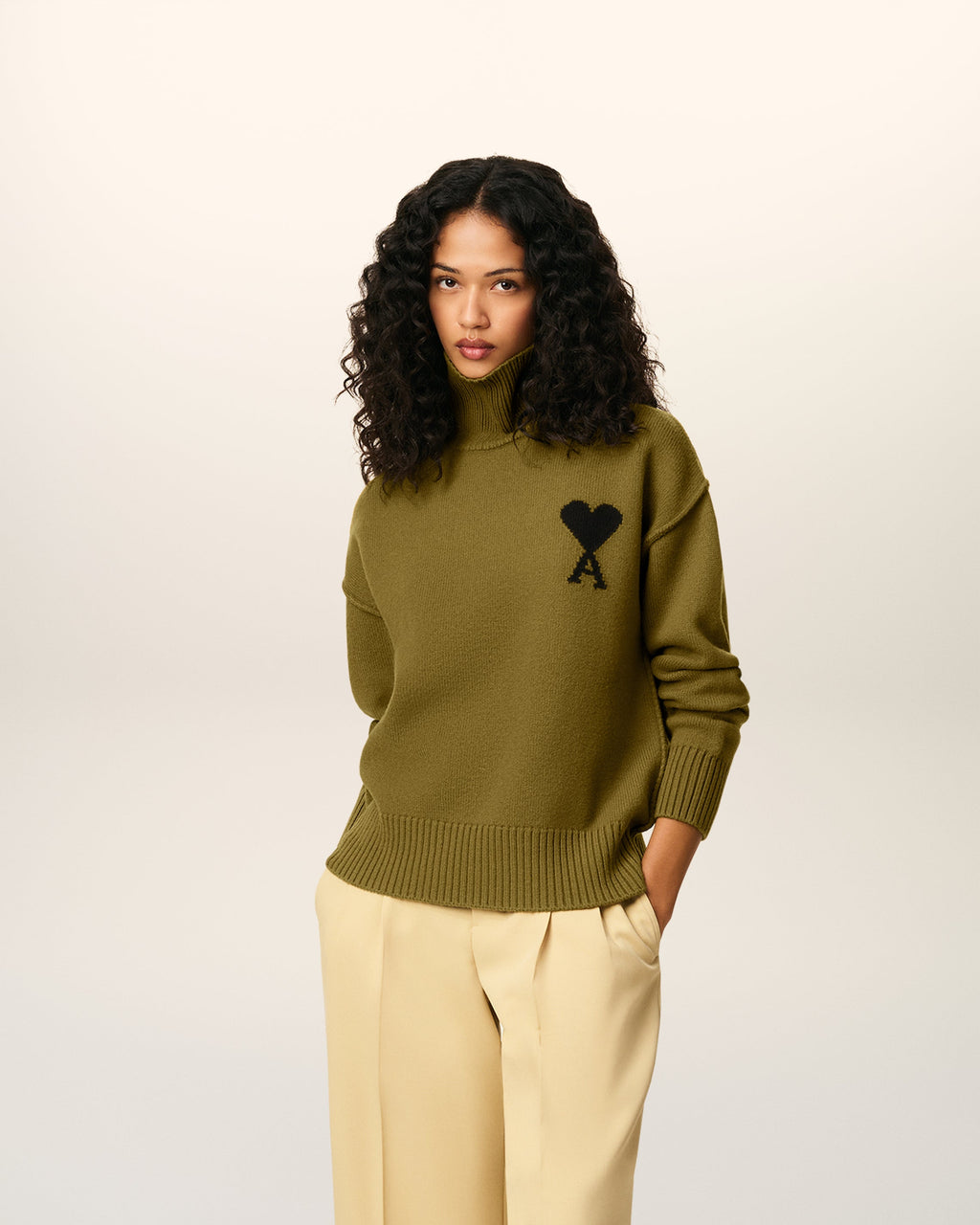 Pull Kaki Col Cheminée Ami De Coeur En Laine