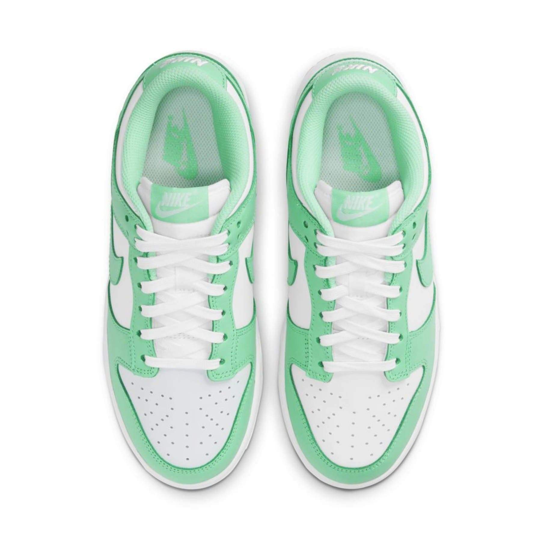 Dunk Low Wmns 'Green Glow'